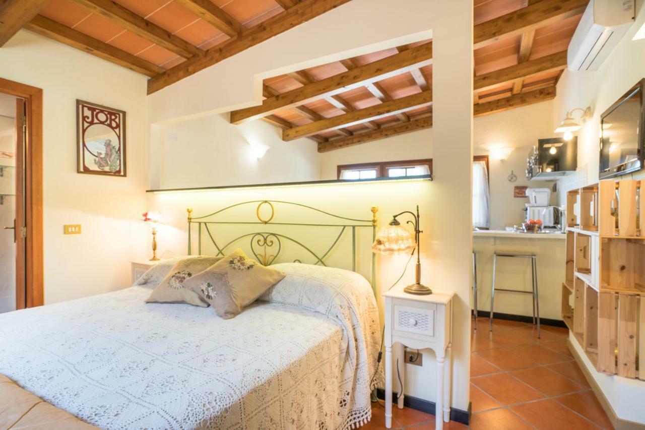 B&B Rosso Baccara Montevettolini Exterior photo